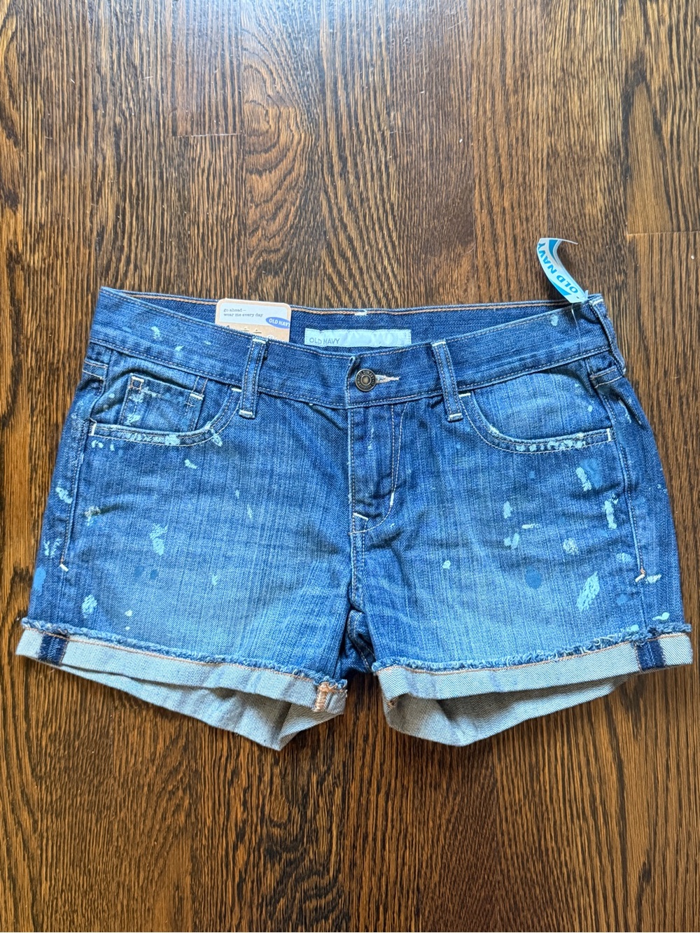 NWT The Diva Old Navy Women's Paint Splatter Denim Cuffed Shorts size 4